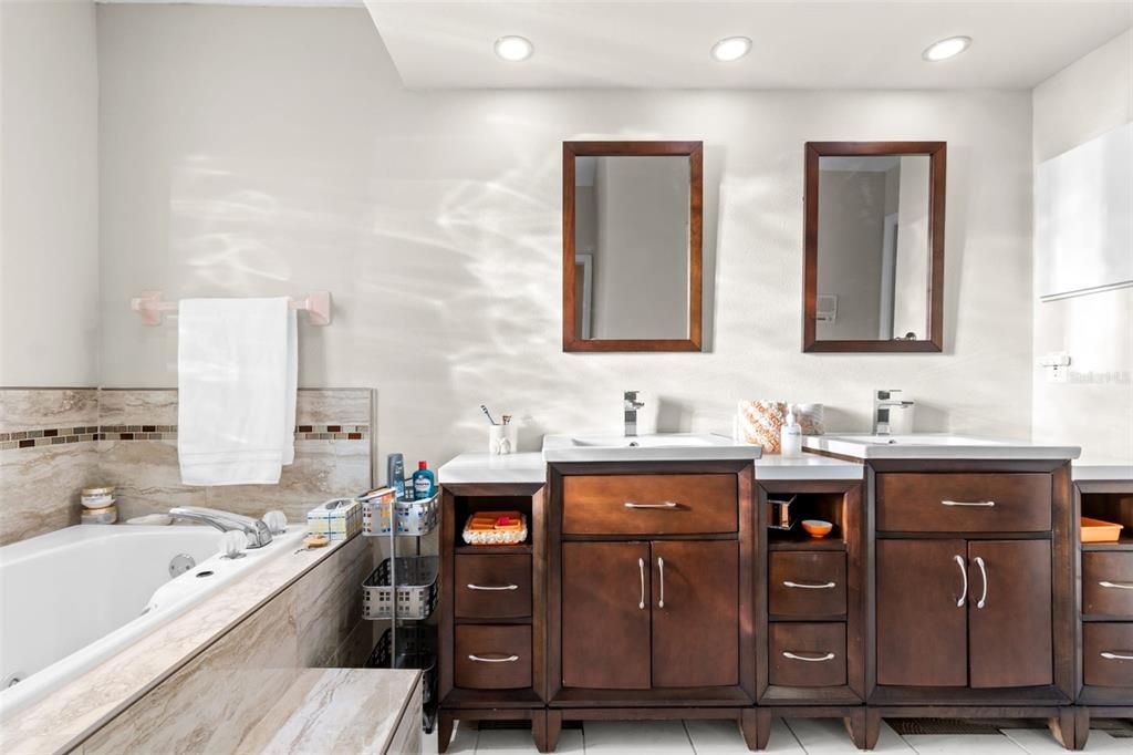 For Rent: $3,695 (3 beds, 2 baths, 1903 Square Feet)