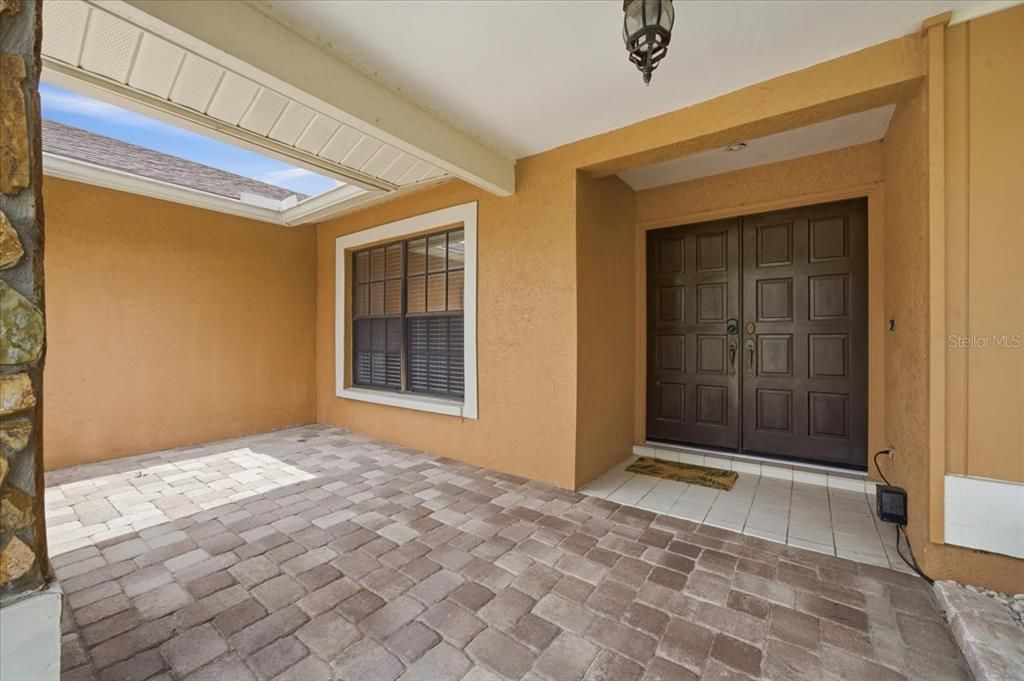 En Venta: $585,000 (4 camas, 3 baños, 1970 Pies cuadrados)