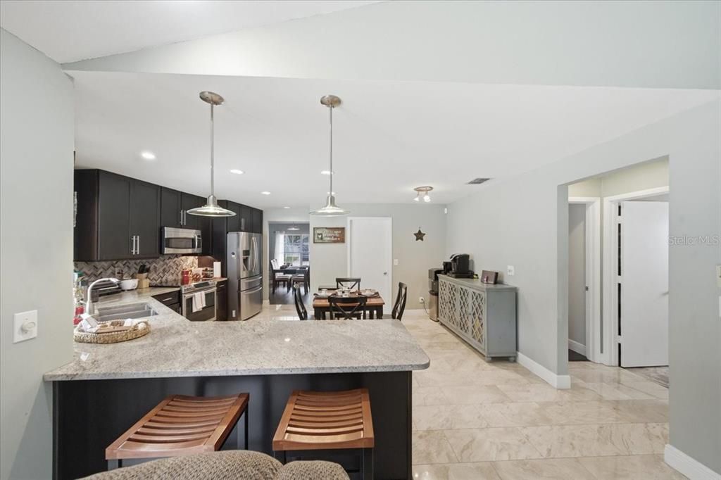 En Venta: $585,000 (4 camas, 3 baños, 1970 Pies cuadrados)