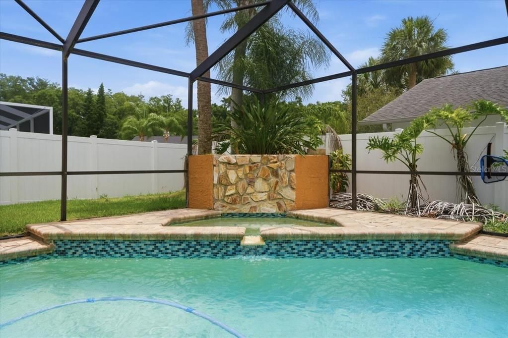 En Venta: $585,000 (4 camas, 3 baños, 1970 Pies cuadrados)
