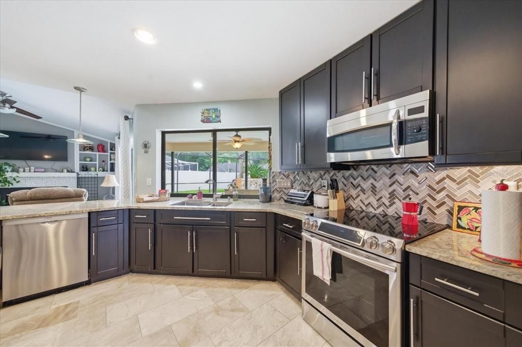 En Venta: $585,000 (4 camas, 3 baños, 1970 Pies cuadrados)