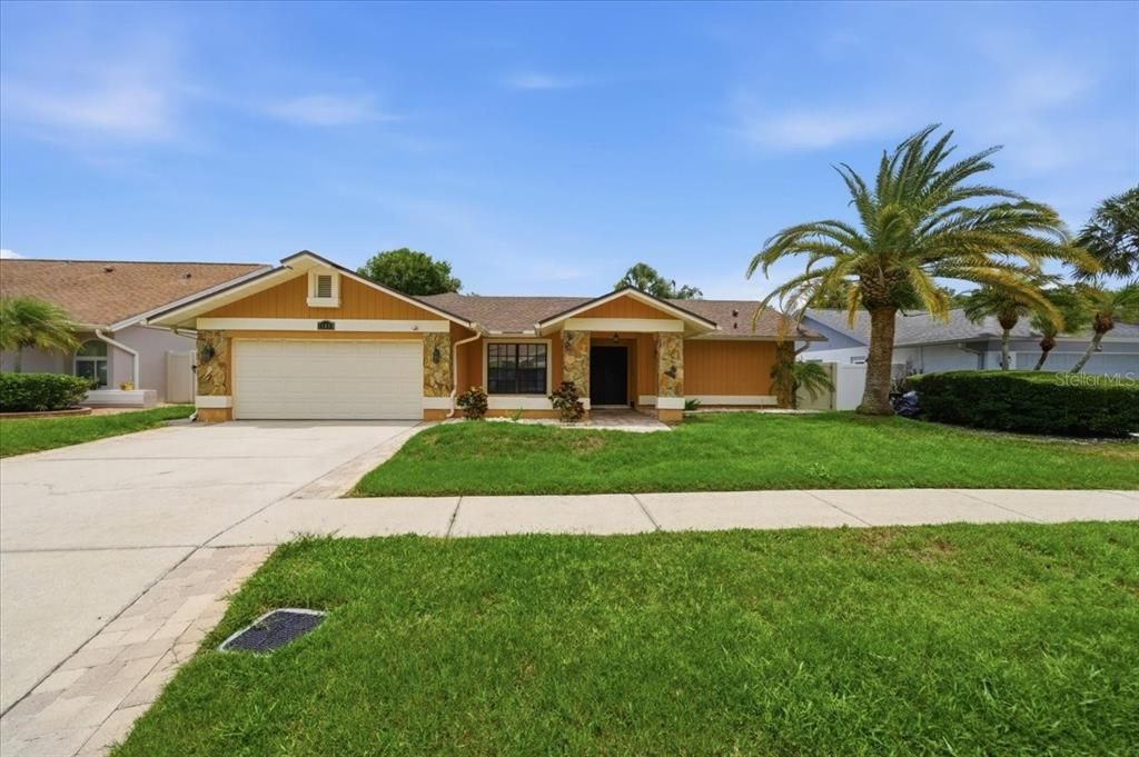 En Venta: $585,000 (4 camas, 3 baños, 1970 Pies cuadrados)