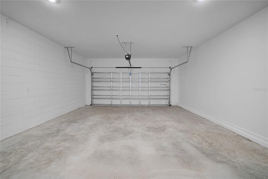For Rent: $2,650 (4 beds, 3 baths, 2199 Square Feet)