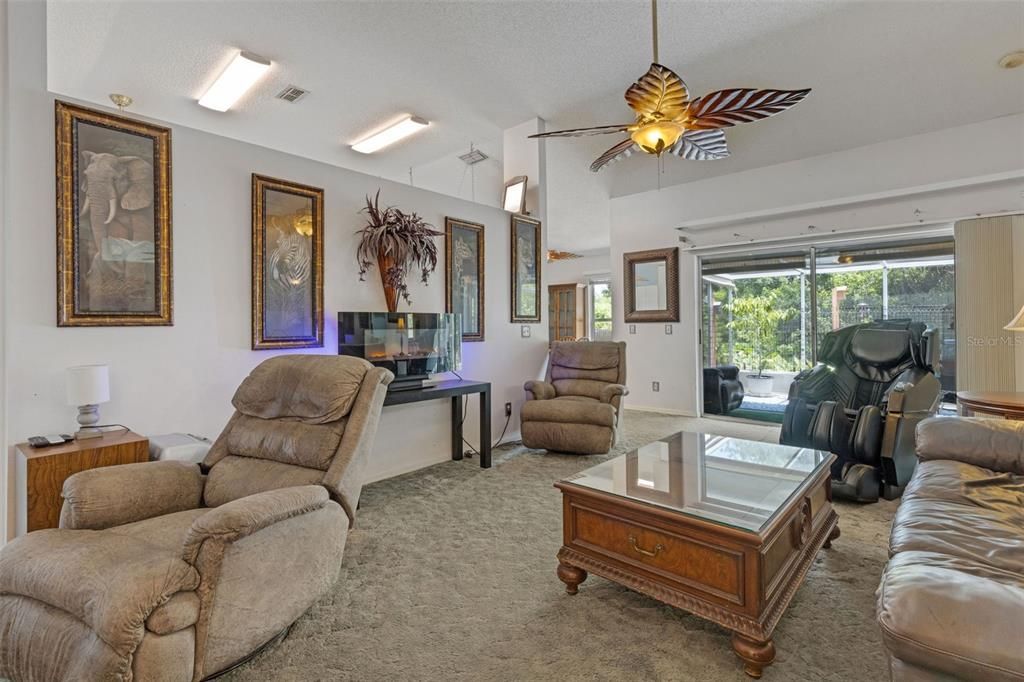 En Venta: $343,000 (3 camas, 2 baños, 1439 Pies cuadrados)