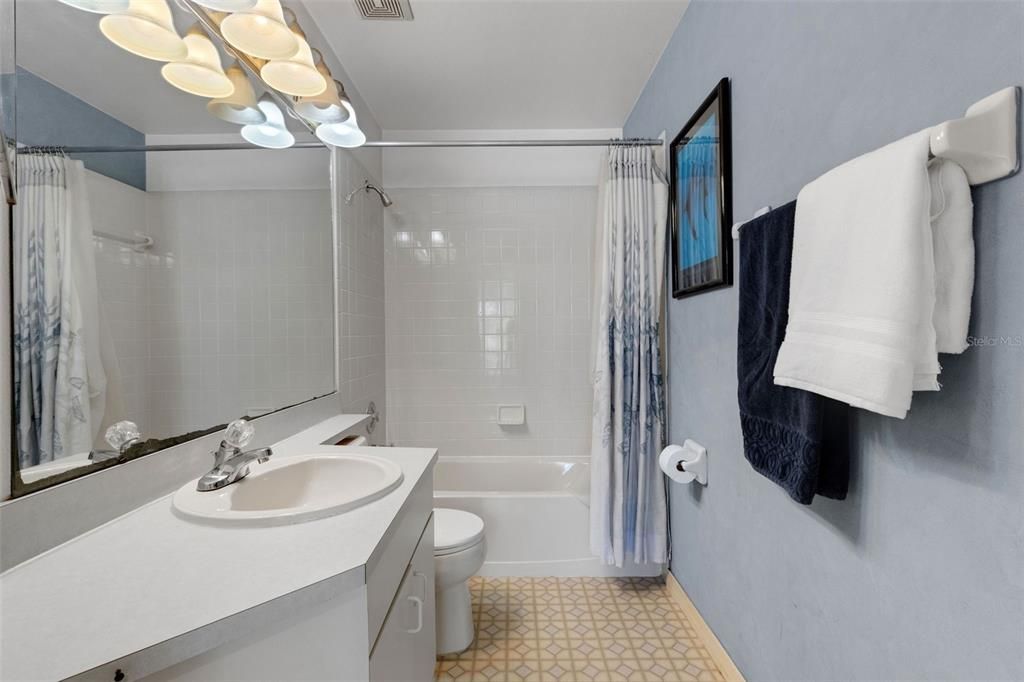 En Venta: $343,000 (3 camas, 2 baños, 1439 Pies cuadrados)