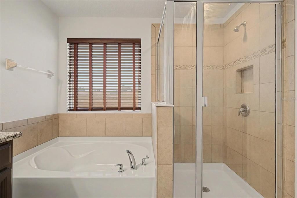 For Sale: $475,000 (4 beds, 2 baths, 2254 Square Feet)
