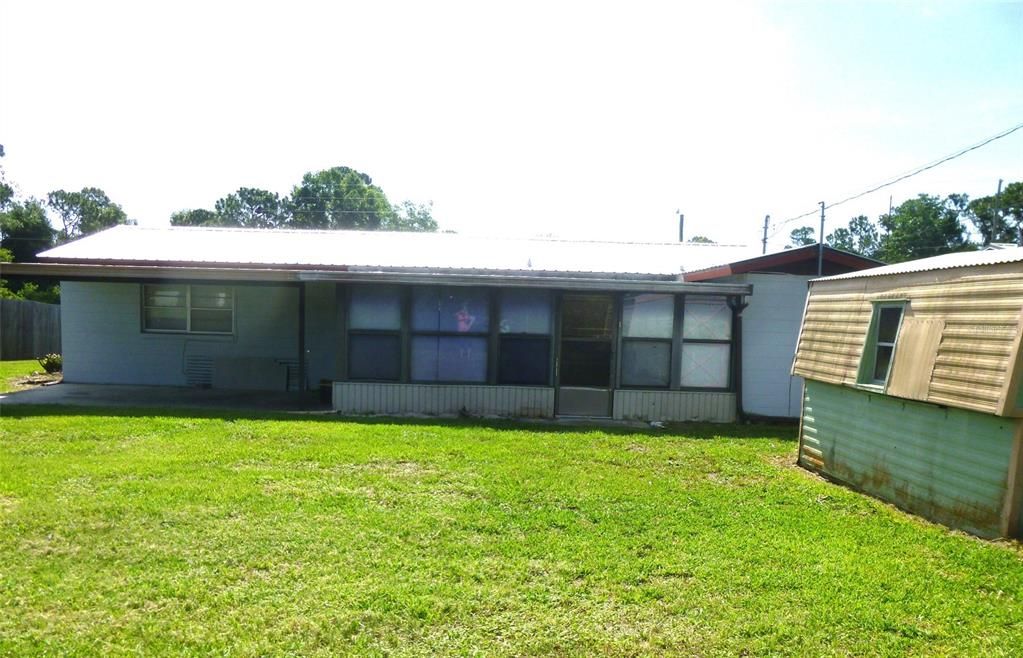 For Sale: $180,000 (2 beds, 2 baths, 968 Square Feet)