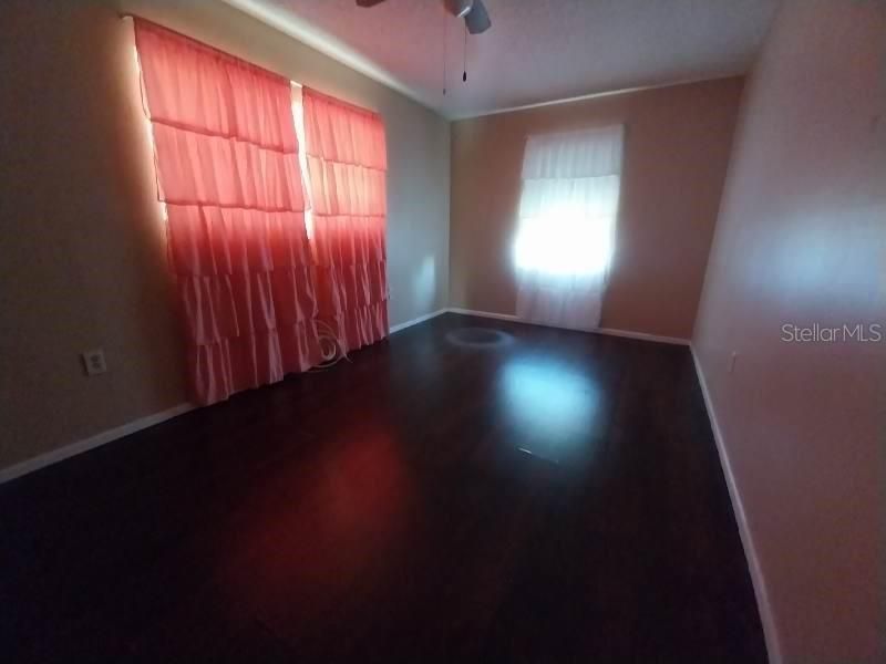 For Sale: $180,000 (2 beds, 2 baths, 968 Square Feet)