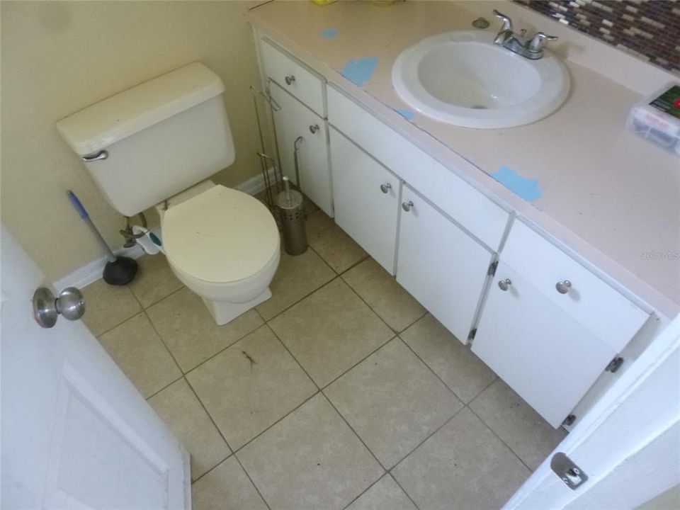 For Sale: $180,000 (2 beds, 2 baths, 968 Square Feet)