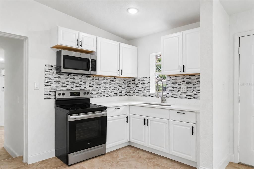 En Venta: $259,000 (3 camas, 2 baños, 846 Pies cuadrados)