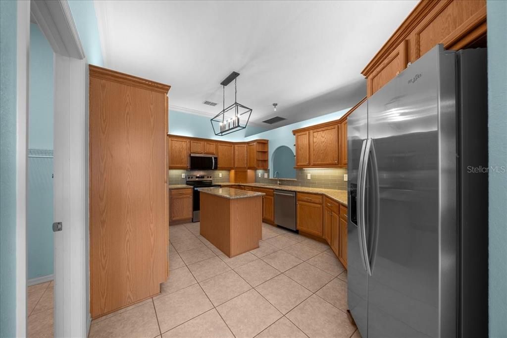 For Sale: $384,900 (3 beds, 2 baths, 2937 Square Feet)