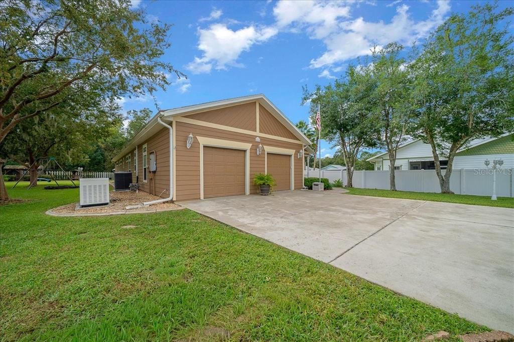 For Sale: $384,900 (3 beds, 2 baths, 2937 Square Feet)