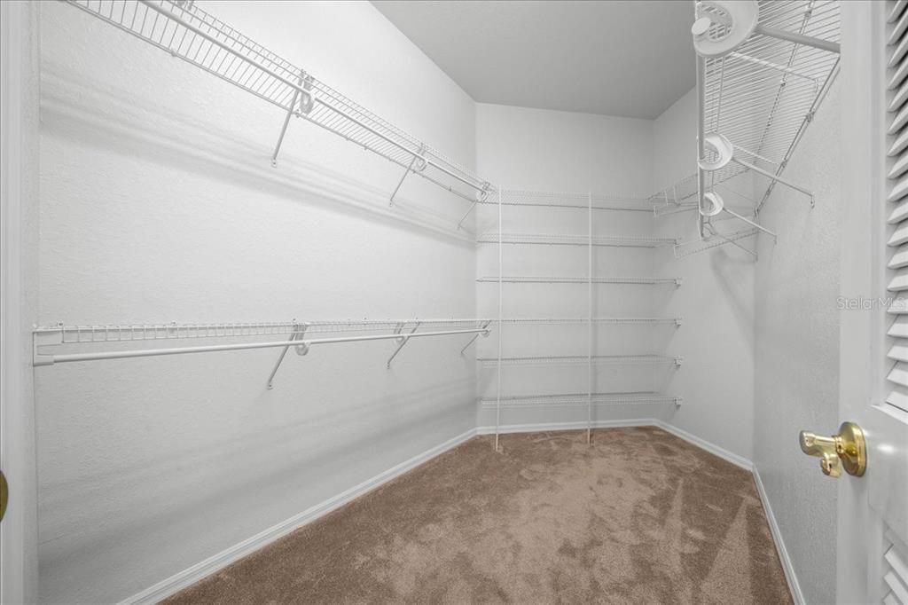 For Sale: $384,900 (3 beds, 2 baths, 2937 Square Feet)