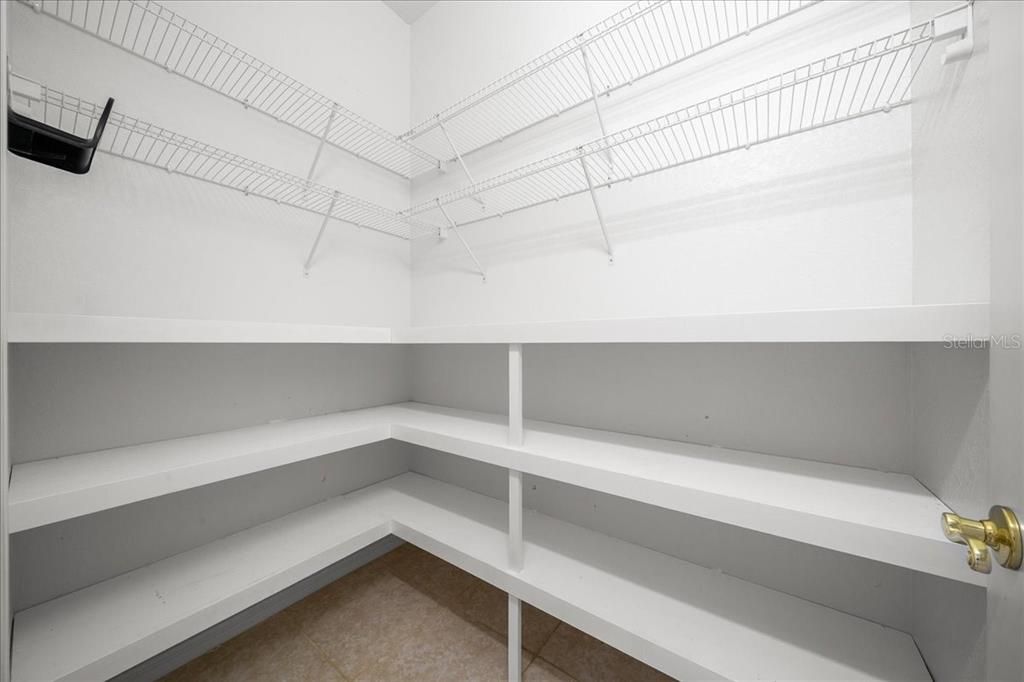 For Sale: $384,900 (3 beds, 2 baths, 2937 Square Feet)