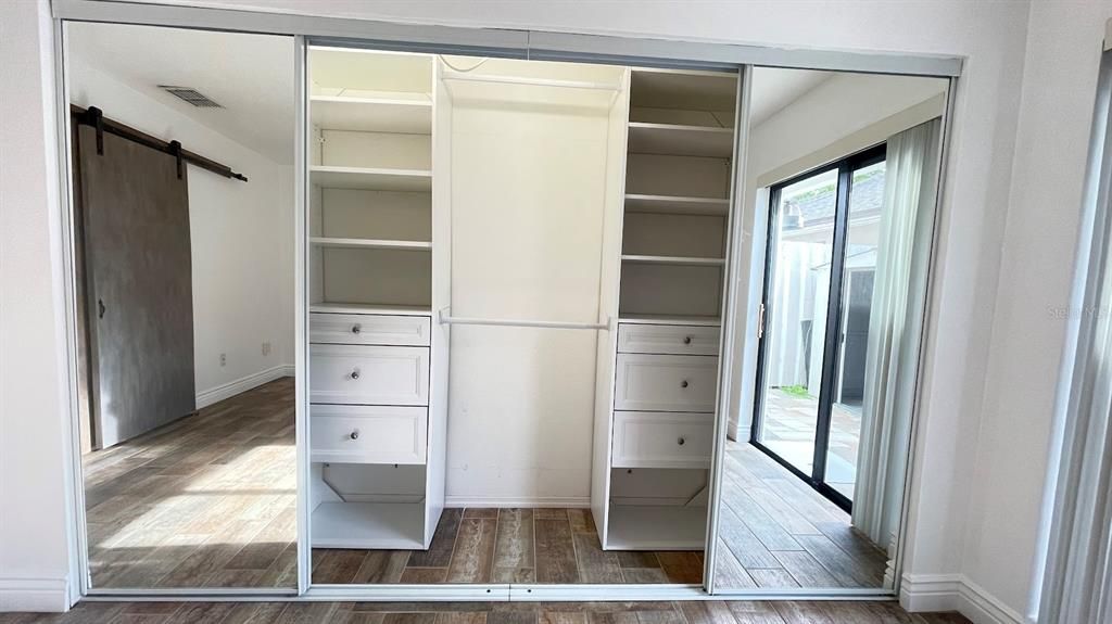 На продажу: $299,000 (2 спален, 2 ванн, 1110 Квадратных фут)