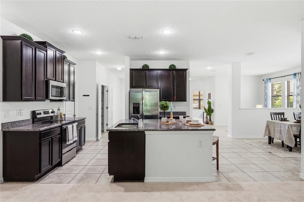 For Sale: $449,000 (4 beds, 3 baths, 2214 Square Feet)