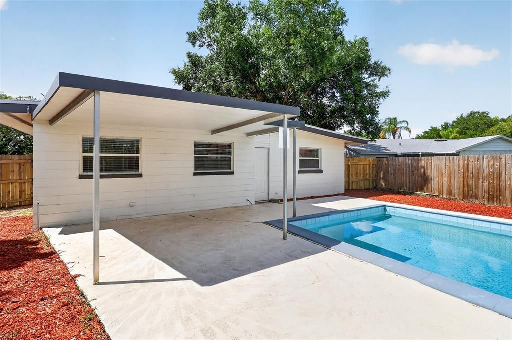 For Sale: $298,000 (3 beds, 2 baths, 1693 Square Feet)