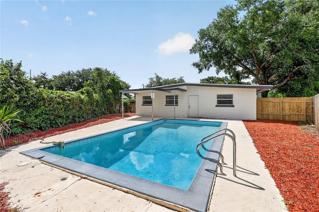 For Sale: $298,000 (3 beds, 2 baths, 1693 Square Feet)