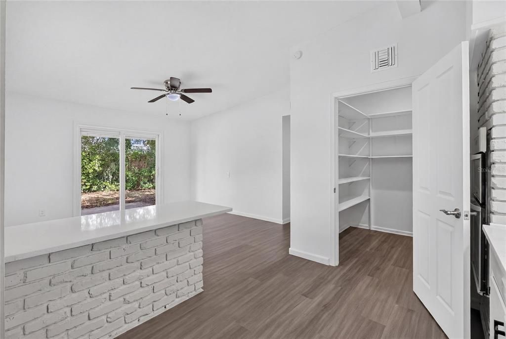 For Sale: $298,000 (3 beds, 2 baths, 1693 Square Feet)