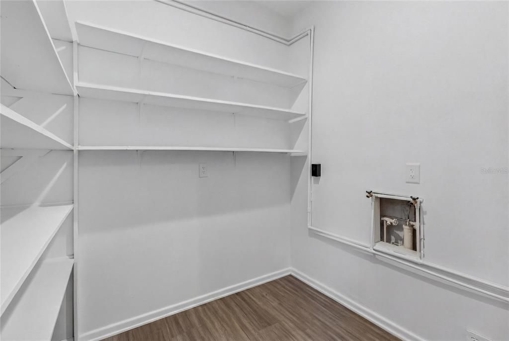 For Sale: $298,000 (3 beds, 2 baths, 1693 Square Feet)