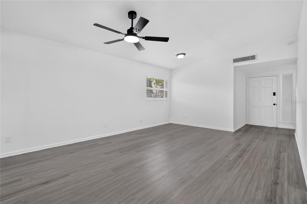 For Sale: $298,000 (3 beds, 2 baths, 1693 Square Feet)