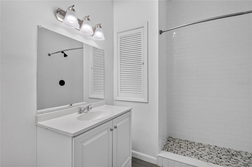 For Sale: $298,000 (3 beds, 2 baths, 1693 Square Feet)