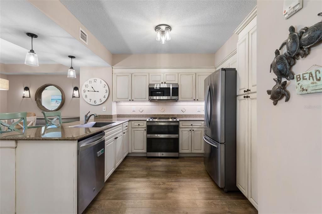 For Sale: $849,000 (3 beds, 3 baths, 1676 Square Feet)