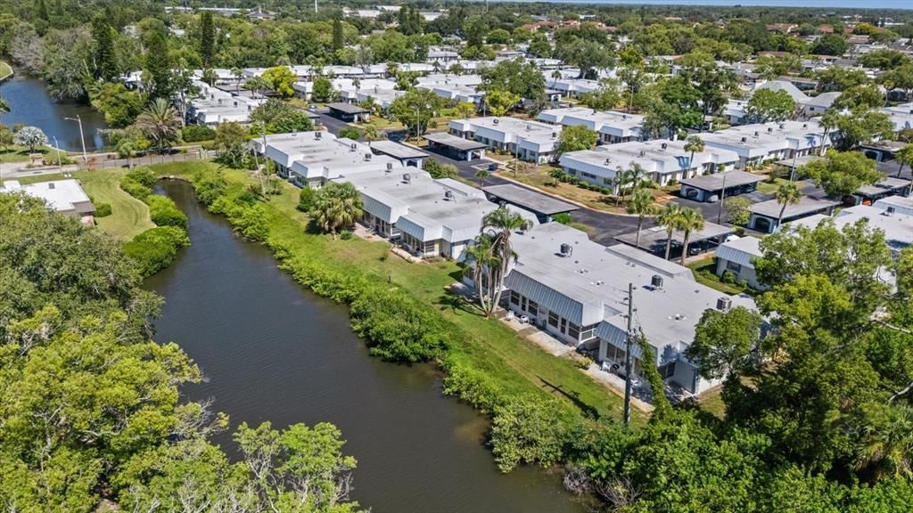 На продажу: $99,000 (2 спален, 1 ванн, 1043 Квадратных фут)