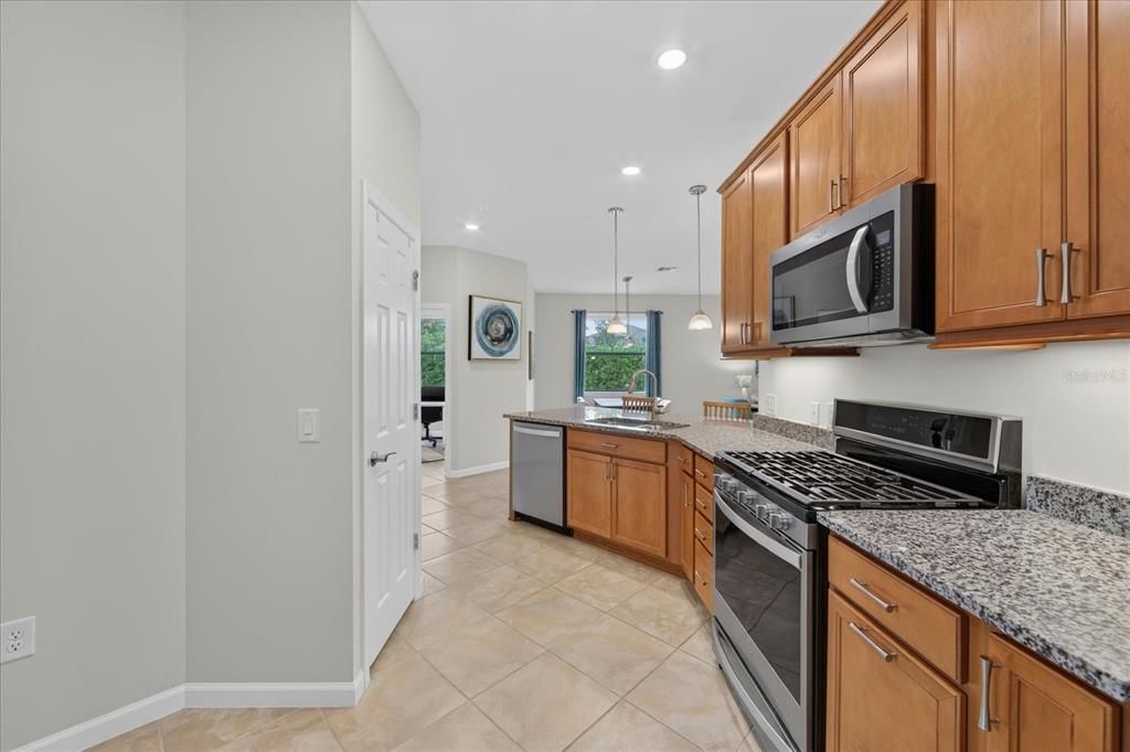 For Sale: $419,000 (2 beds, 2 baths, 1584 Square Feet)