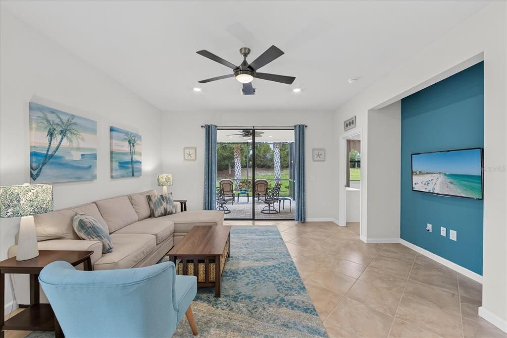 For Sale: $419,000 (2 beds, 2 baths, 1584 Square Feet)