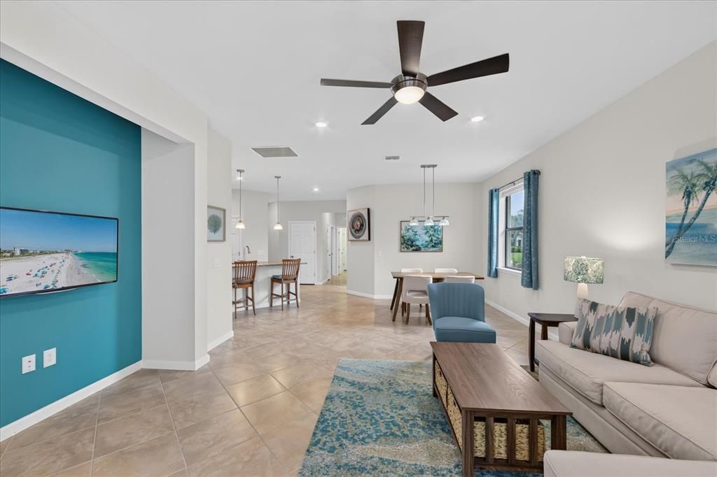 For Sale: $419,000 (2 beds, 2 baths, 1584 Square Feet)