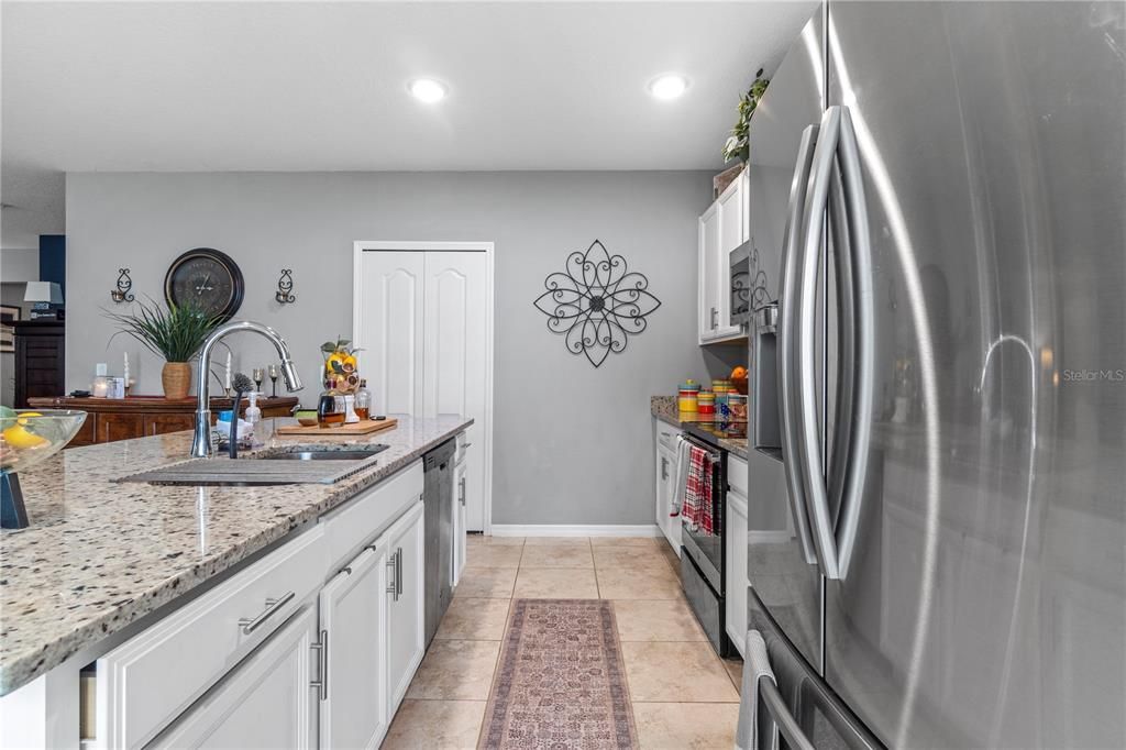 For Sale: $368,900 (4 beds, 2 baths, 1886 Square Feet)