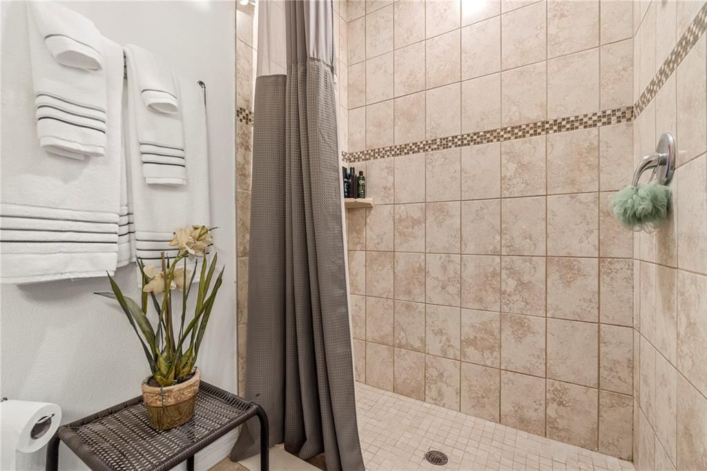 For Sale: $368,900 (4 beds, 2 baths, 1886 Square Feet)