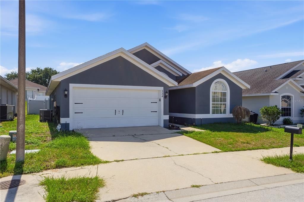 For Rent: $2,200 (3 beds, 2 baths, 1674 Square Feet)