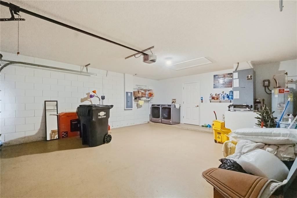 For Rent: $2,200 (3 beds, 2 baths, 1674 Square Feet)