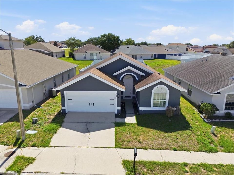 For Rent: $2,200 (3 beds, 2 baths, 1674 Square Feet)