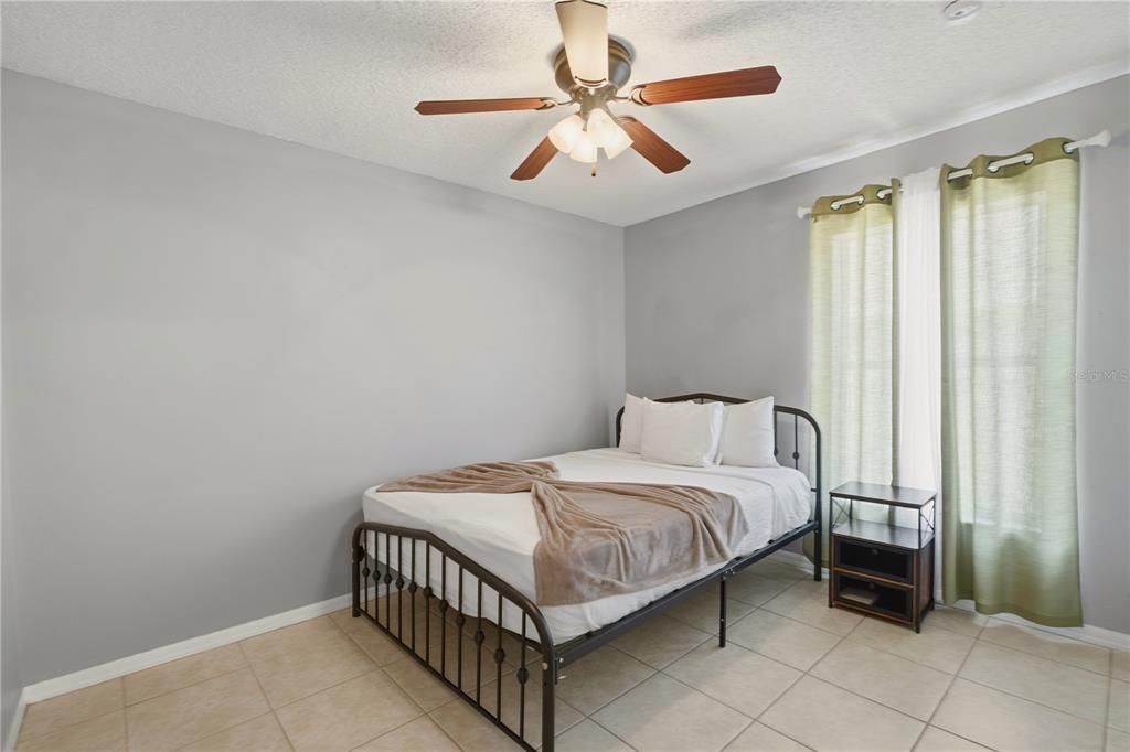 For Rent: $2,200 (3 beds, 2 baths, 1674 Square Feet)