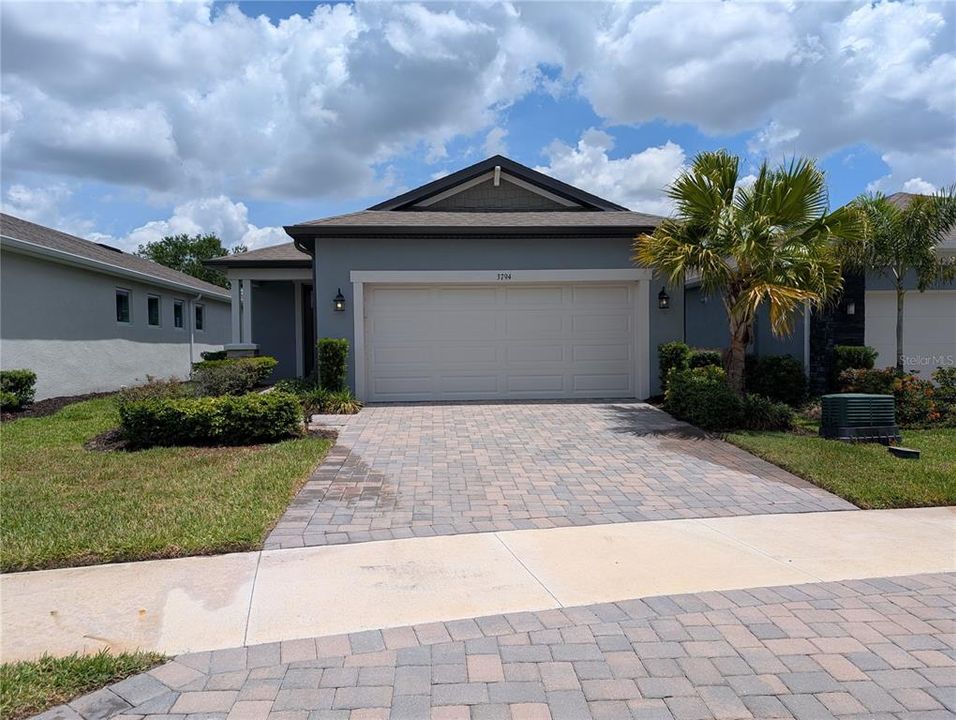 For Rent: $2,600 (2 beds, 2 baths, 1506 Square Feet)