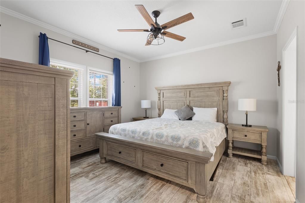 Active With Contract: $315,000 (3 beds, 2 baths, 1680 Square Feet)
