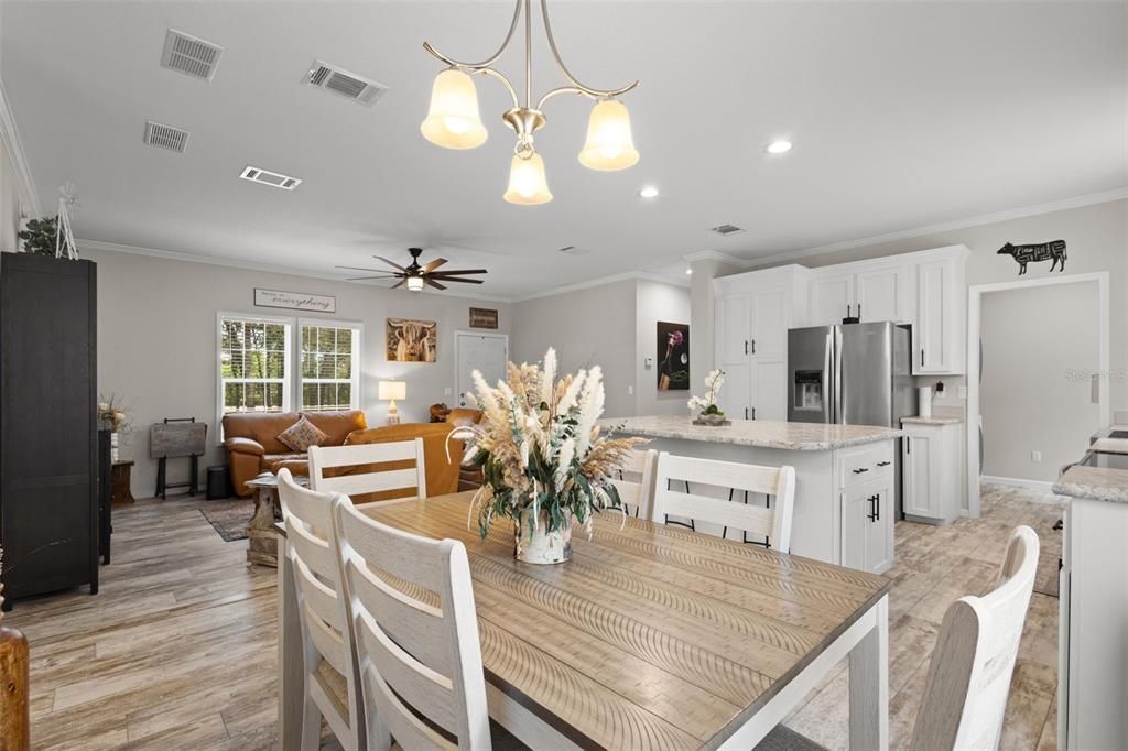 Active With Contract: $315,000 (3 beds, 2 baths, 1680 Square Feet)