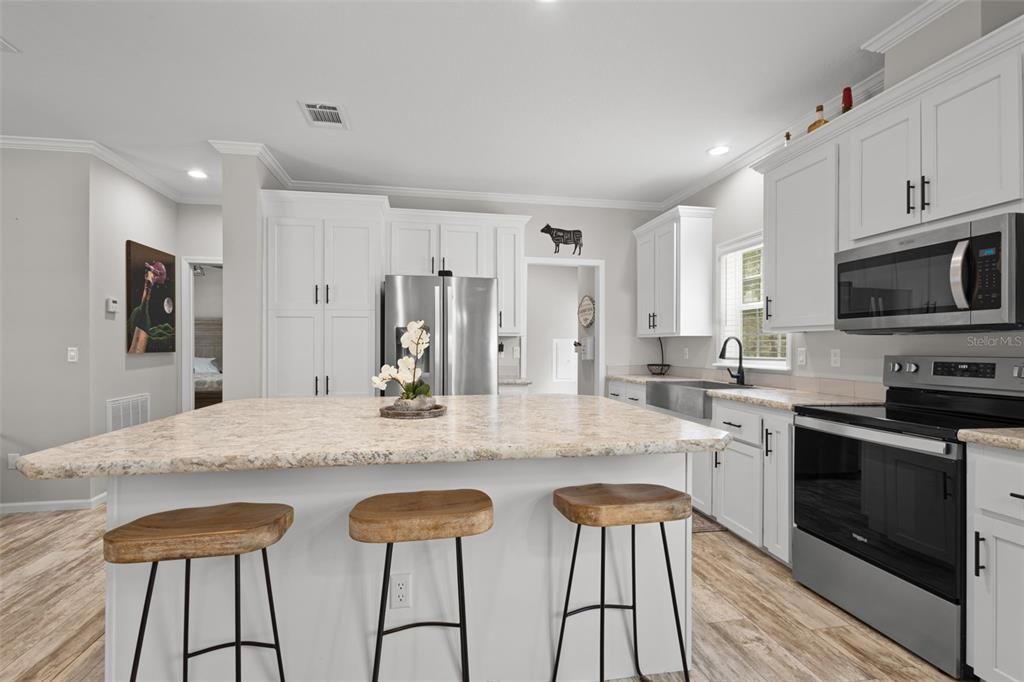 Active With Contract: $315,000 (3 beds, 2 baths, 1680 Square Feet)