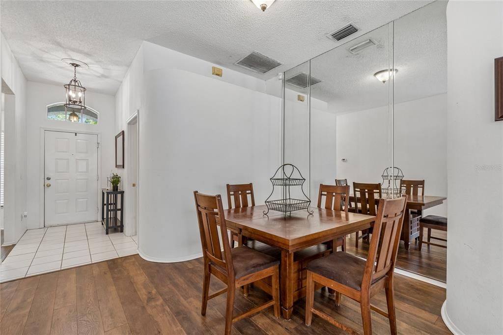 En Venta: $430,000 (3 camas, 2 baños, 1718 Pies cuadrados)