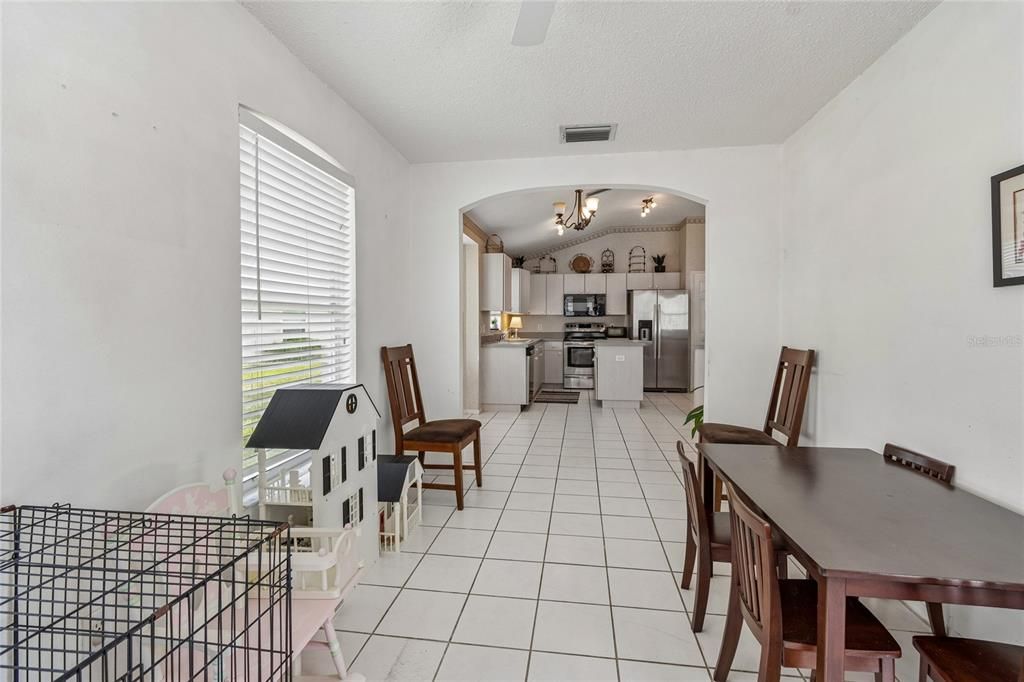 En Venta: $430,000 (3 camas, 2 baños, 1718 Pies cuadrados)