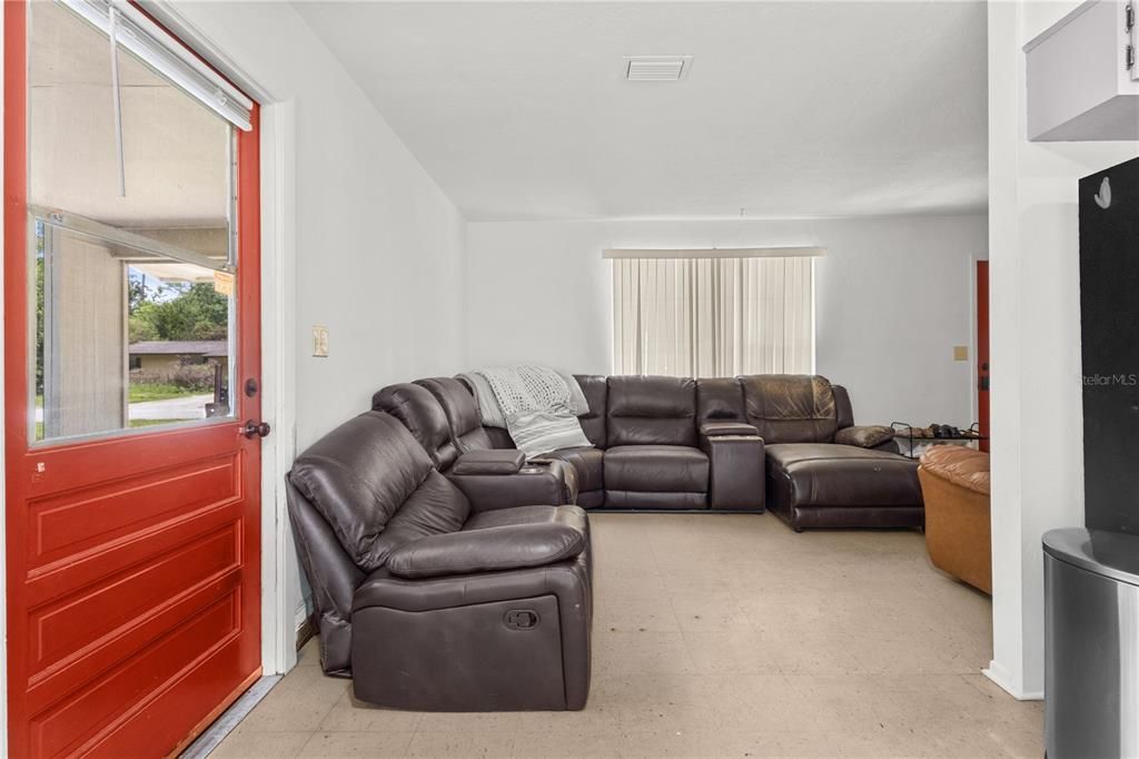 En Venta: $265,000 (3 camas, 2 baños, 1056 Pies cuadrados)