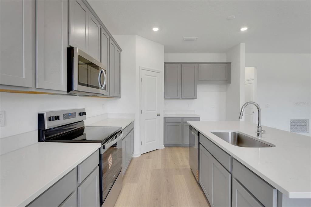 En Venta: $314,990 (4 camas, 2 baños, 1758 Pies cuadrados)