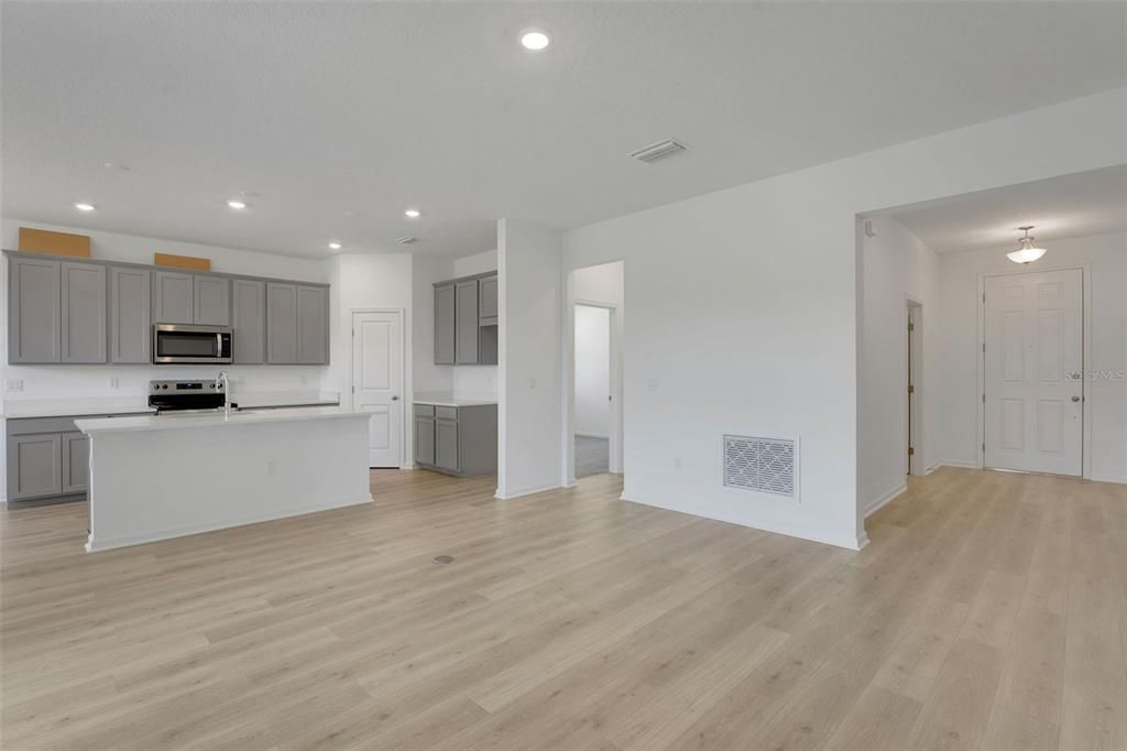 En Venta: $314,990 (4 camas, 2 baños, 1758 Pies cuadrados)