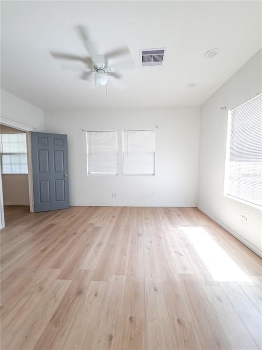 На продажу: $235,000 (3 спален, 2 ванн, 1664 Квадратных фут)