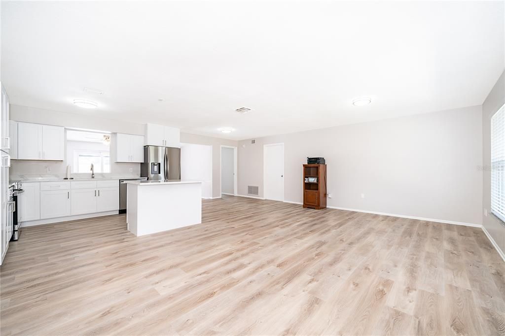 На продажу: $439,000 (3 спален, 2 ванн, 1689 Квадратных фут)