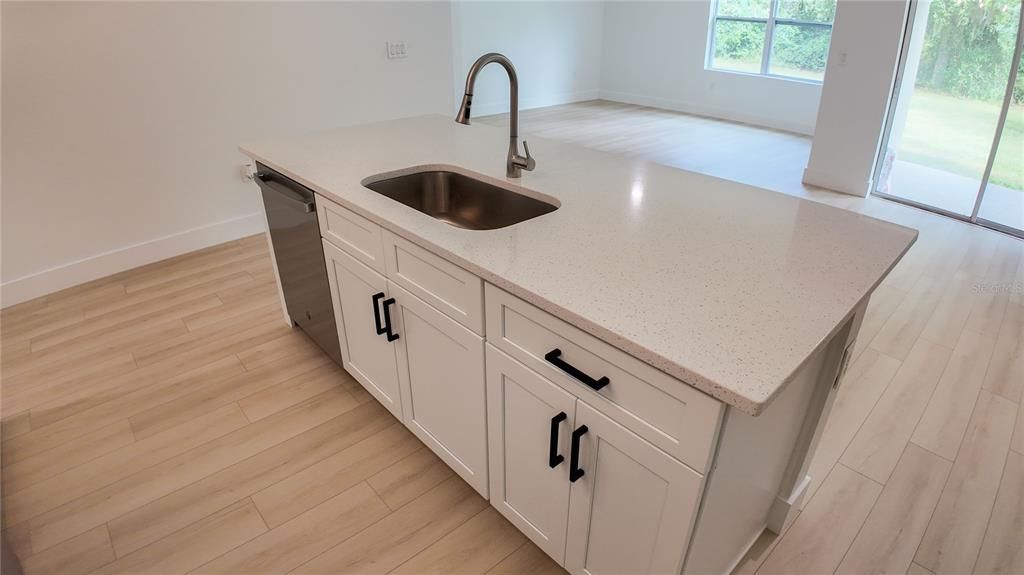 For Sale: $398,500 (4 beds, 2 baths, 1846 Square Feet)