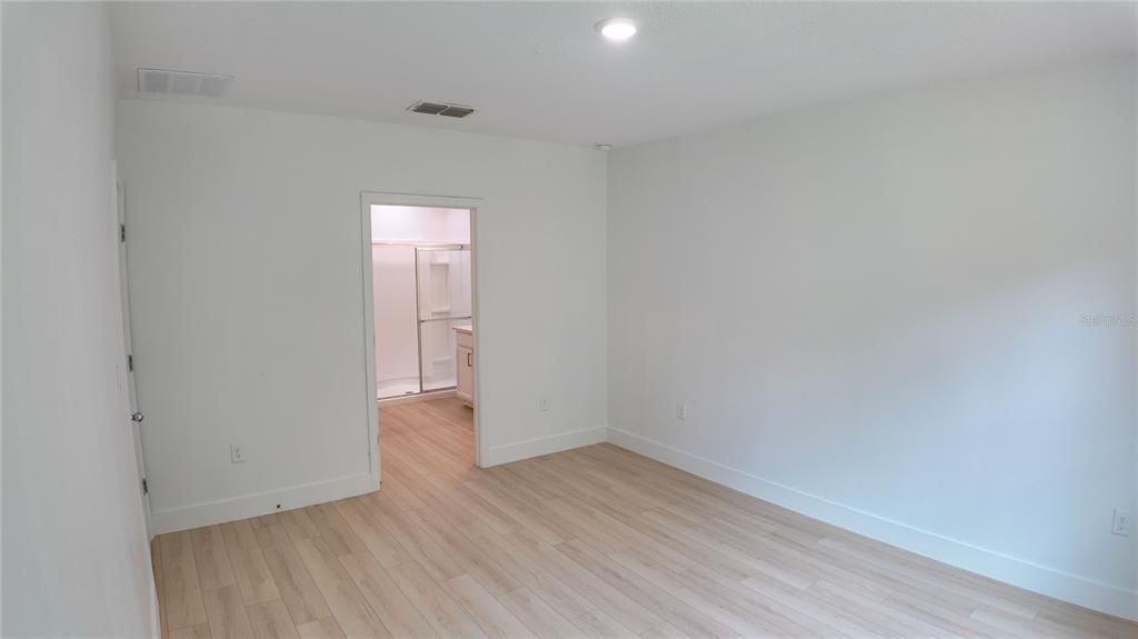 For Sale: $398,500 (4 beds, 2 baths, 1846 Square Feet)